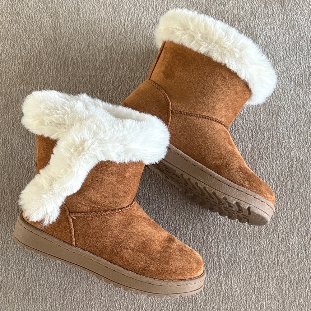 White Mountain Faux Fur Boots